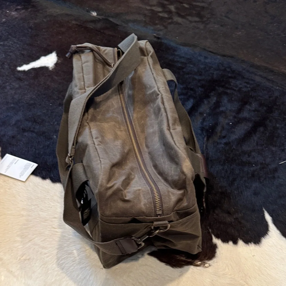 NWT Filson Tin Cloth Medium Duffle - Otter Green - weather resistant